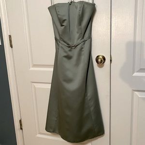 David’s Bridal bridesmaid dress. Madison size 4.